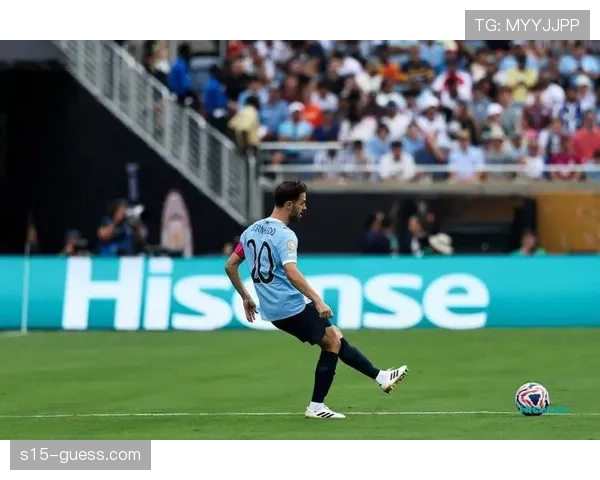 尤文锋线多次错失机会，弗拉霍维奇空门中柱反映球队低迷表现